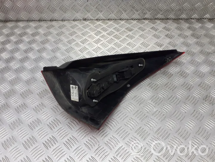 Renault Megane II Lampa oświetlenia tylnej tablicy rejestracyjnej 8200142684