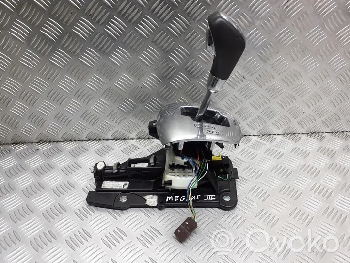 Renault Megane III Gear selector/shifter in gearbox 