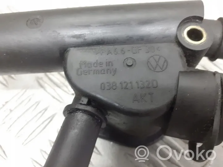 Volkswagen Polo IV 9N3 Alloggiamento termostato 038121132D