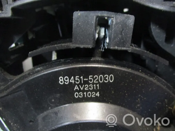 Toyota Corolla Verso E121 Vaihteenvalitsimen vaihtaja vaihdelaatikossa 89451-52030