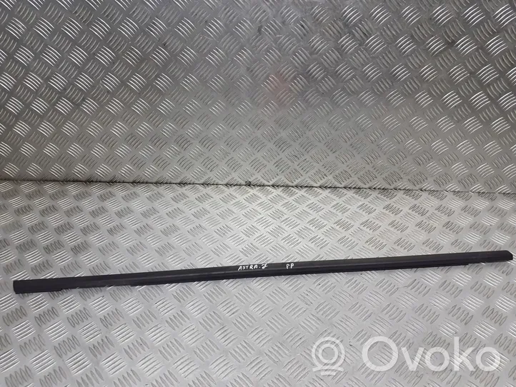 Opel Astra J Rivestimento della portiera anteriore (modanatura) 13391182