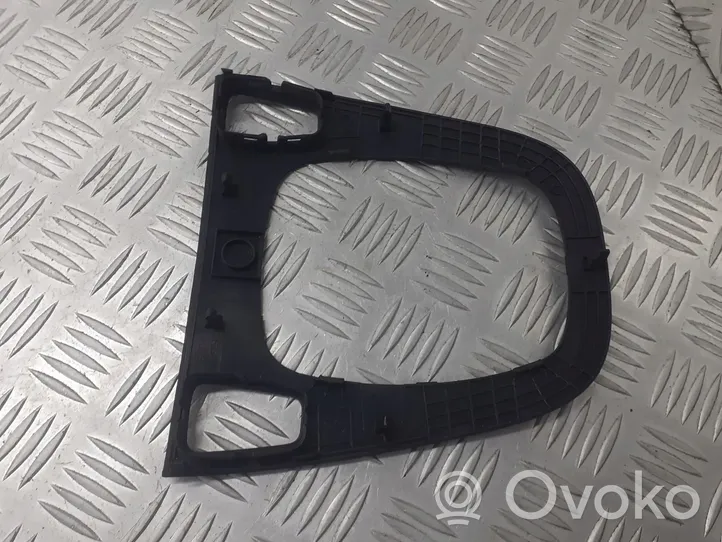 Fiat Croma Pavarų perjungimo svirties apdaila (plastikinė) 735364120