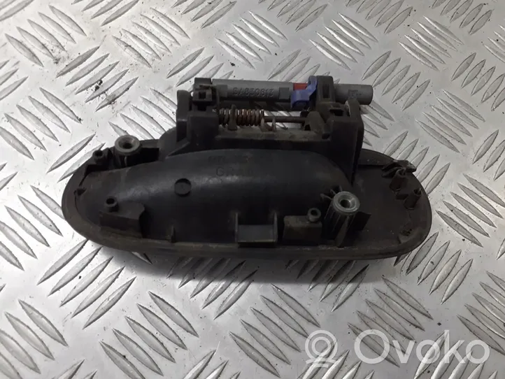 Nissan Almera N16 Maniglia esterna/staffa portiera anteriore SA830613