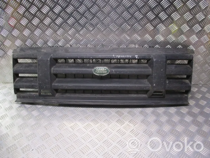 Land Rover Discovery Grille calandre supérieure de pare-chocs avant 