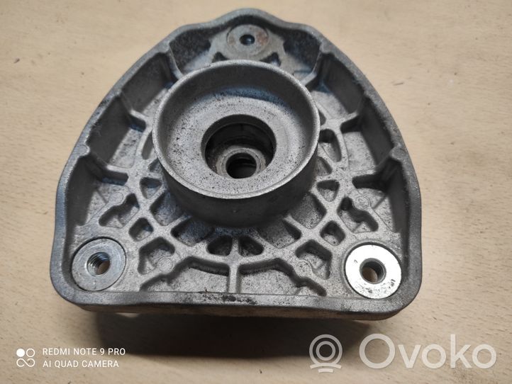 Mercedes-Benz A W176 Supporto di montaggio della molla elicoidale A2463230020