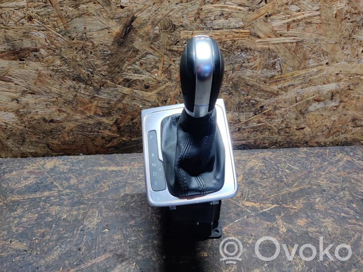 Volkswagen PASSAT B7 Gear selector 3AB713023A