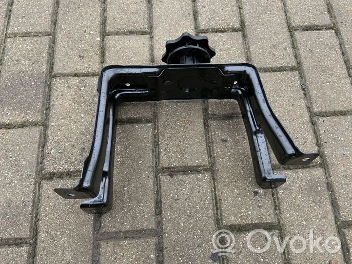 Audi A5 8T 8F Support roue de secours 8K0802715A