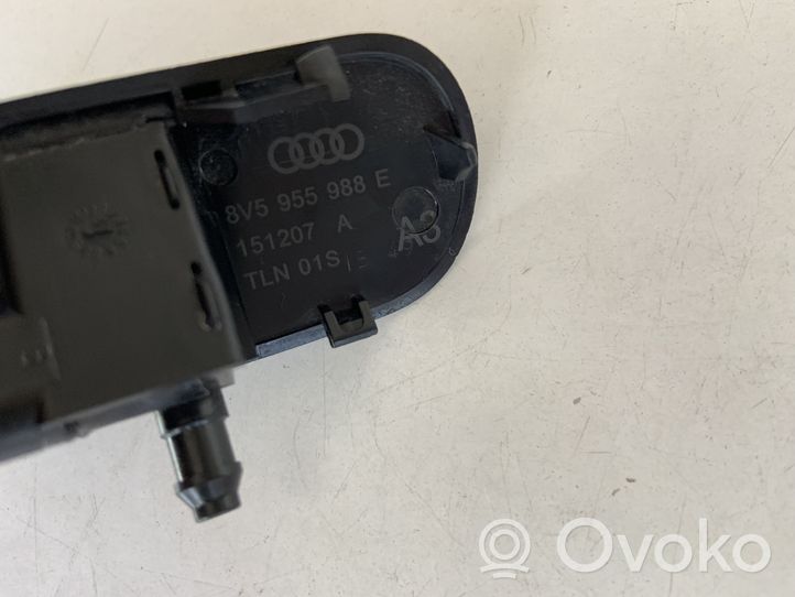 Audi A3 S3 8V Dysza spryskiwacza szyby przedniej / czołowej 8V5955988E