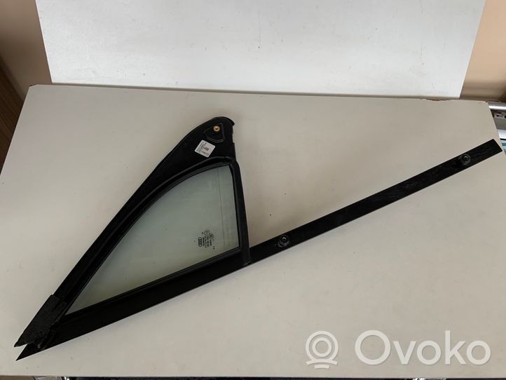 Audi Q7 4M Fenêtre latérale avant / vitre triangulaire (4 portes) 4M0845113A