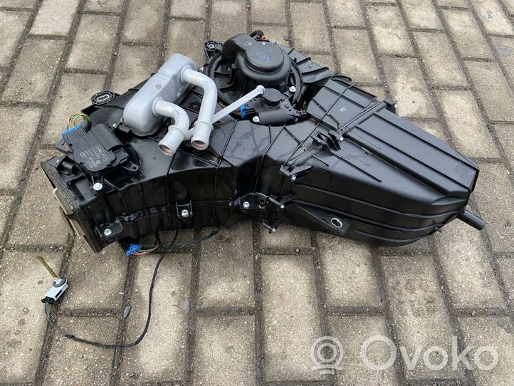 Audi Q7 4L Salono oro mazgo komplektas 4L0820004E