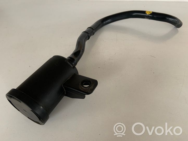 Audi A4 S4 B9 Sfiato/tubo di sfiato/tubo flessibile 8W0906621A