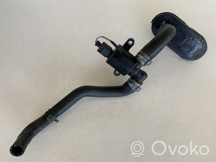 Audi A4 S4 B9 Pompa elettrica dell’acqua/del refrigerante ausiliaria 4H0121671D