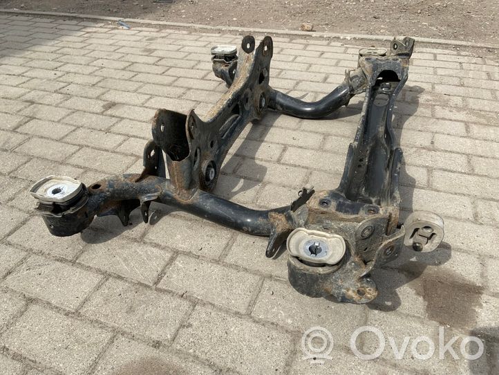 Audi A4 S4 B9 Galinis traversas 8W0505235AB