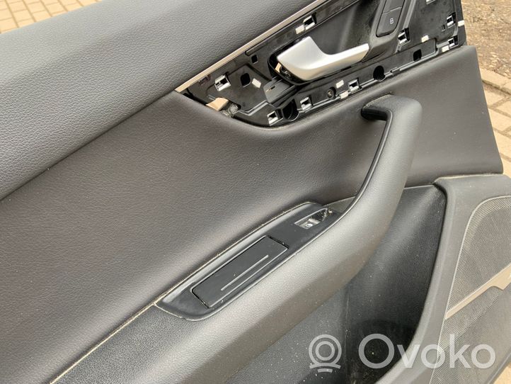 Audi Q7 4M Rivestimento del pannello della portiera posteriore 4M0863981