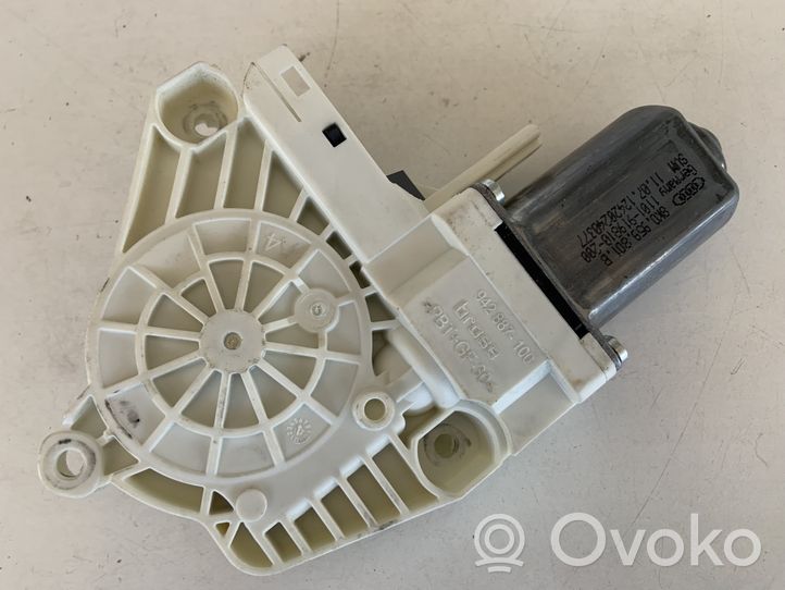 Audi A8 S8 D4 4H Front door window regulator motor 8K0959801B