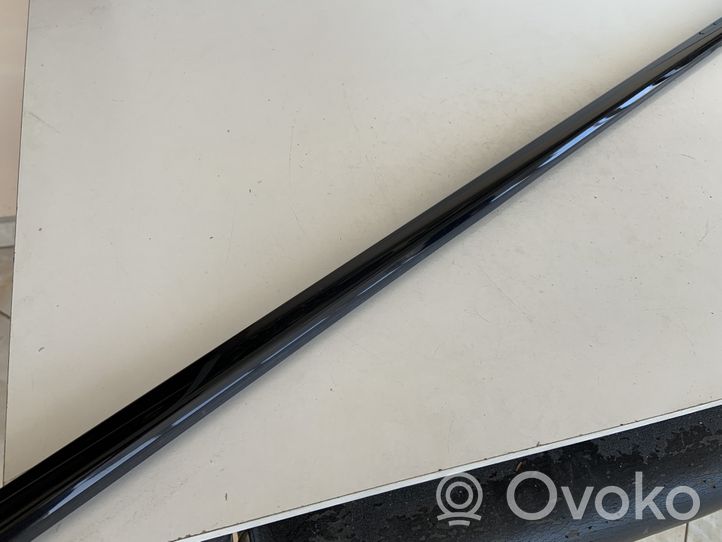 Porsche Cayenne (92A) Rivestimento modanatura del vetro della portiera anteriore 7P5837475H