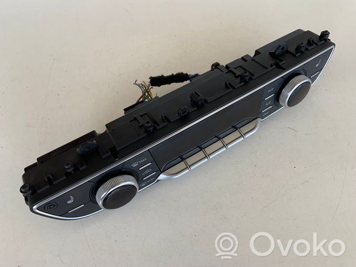 Audi Q7 4M Climate control unit 4M0820043K