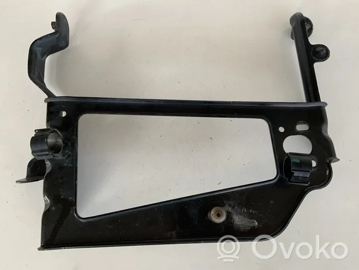 Audi Q7 4M Radiator mount bracket 4M0121262Q