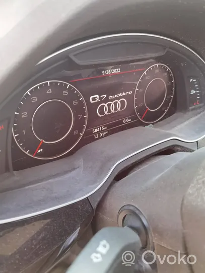 Audi Q7 4M Licznik / Prędkościomierz 4M0920890B