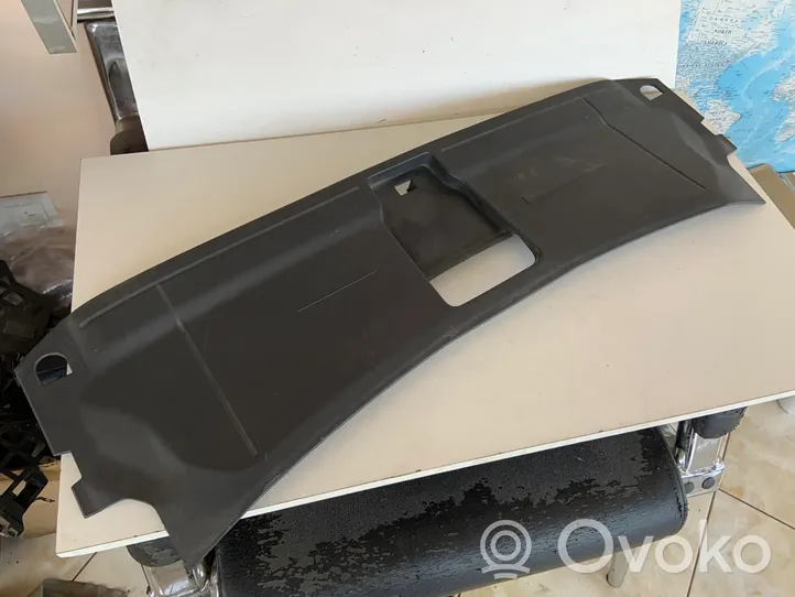 Audi Q3 8U Ylempi jäähdyttimen ylätuen suojapaneeli 8U0807081C