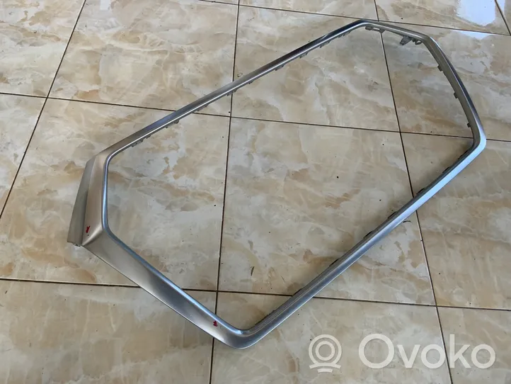 Audi Q7 4M Grille calandre supérieure de pare-chocs avant 4M0853651