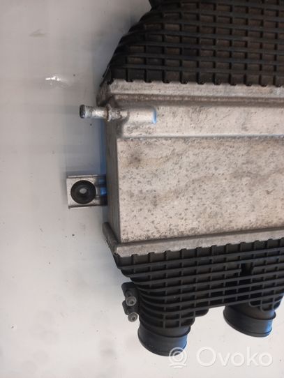 BMW M3 F80 Starpdzesētāja radiators 7846235