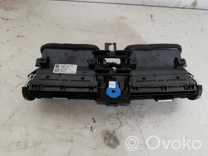 BMW 4 F32 F33 Griglia di ventilazione centrale cruscotto 9218552