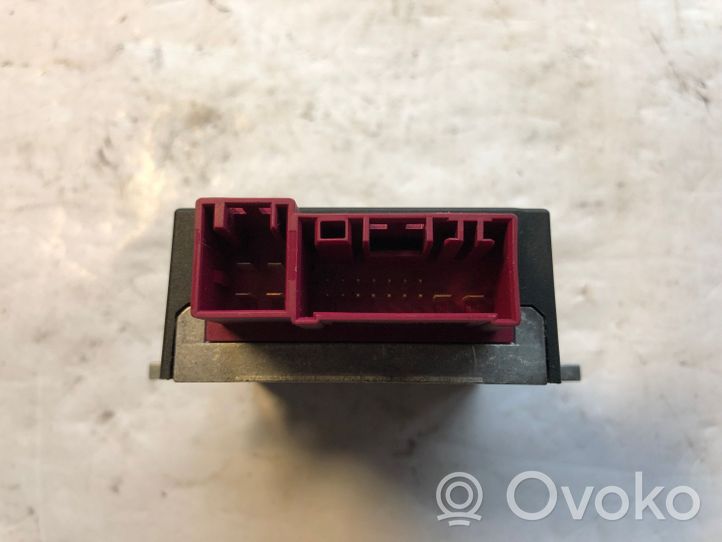 BMW 4 F32 F33 Polttoaineen ruiskutuspumpun ohjainlaite/moduuli 7371832