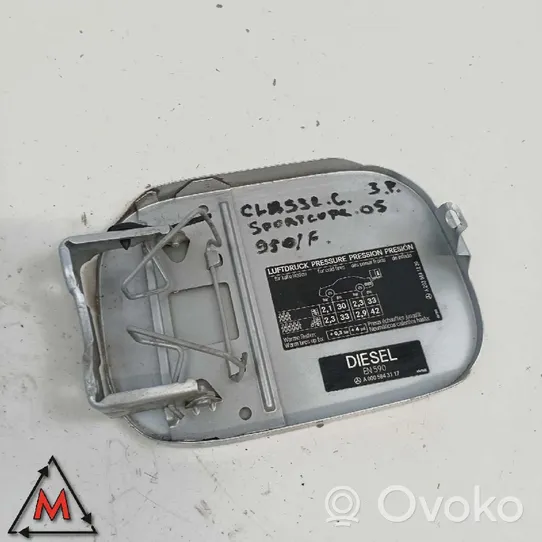 Mercedes-Benz C W202 Bouchon, volet de trappe de réservoir à carburant A0005843117