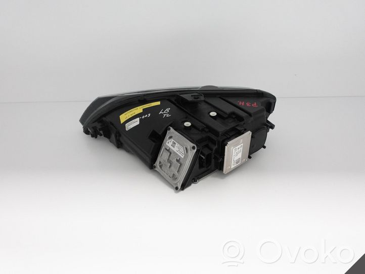 Audi R8 42 Phare frontale 4G0907697F