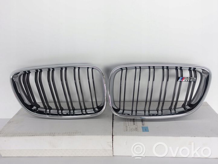 BMW M2 F87 Front bumper upper radiator grill 2355447