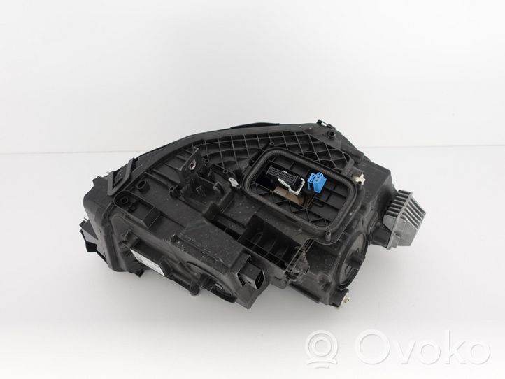 Mercedes-Benz GLA H247 Lampa przednia A2479064105