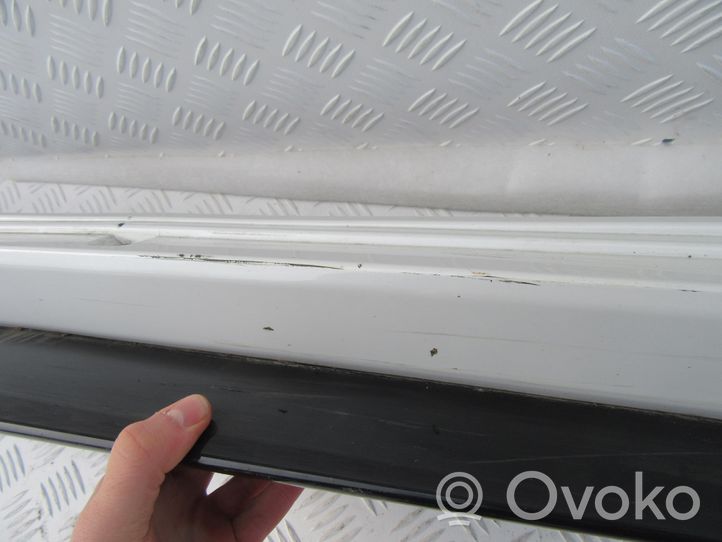 Infiniti Q30 Front sill trim cover GG43000190