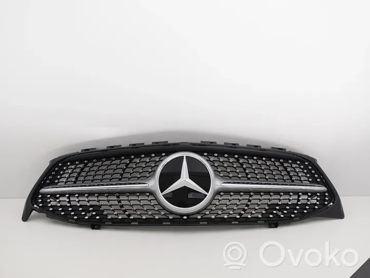 Mercedes-Benz CLA C118 X118 Etupuskurin ylempi jäähdytinsäleikkö A1188880000