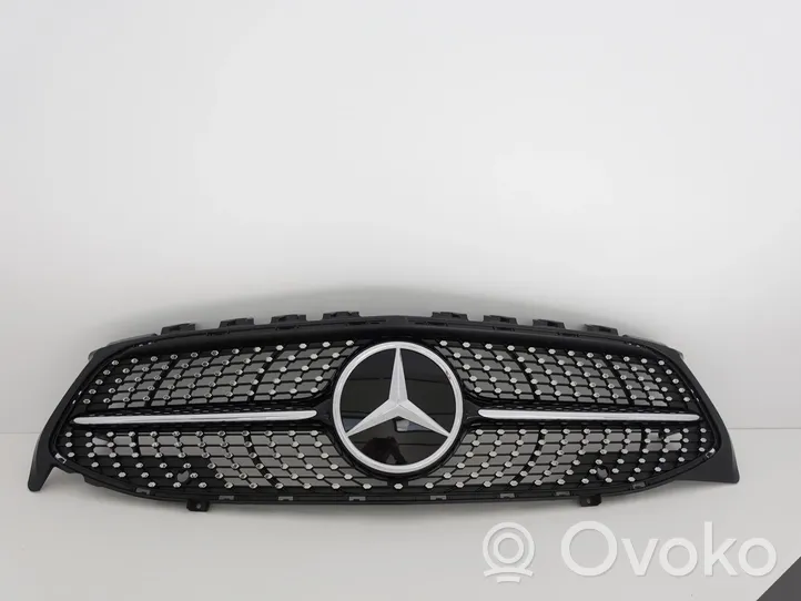 Mercedes-Benz CLA C118 X118 Grille calandre supérieure de pare-chocs avant A1188880000