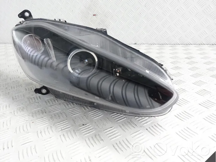 Maserati GranTurismo Lampa przednia 