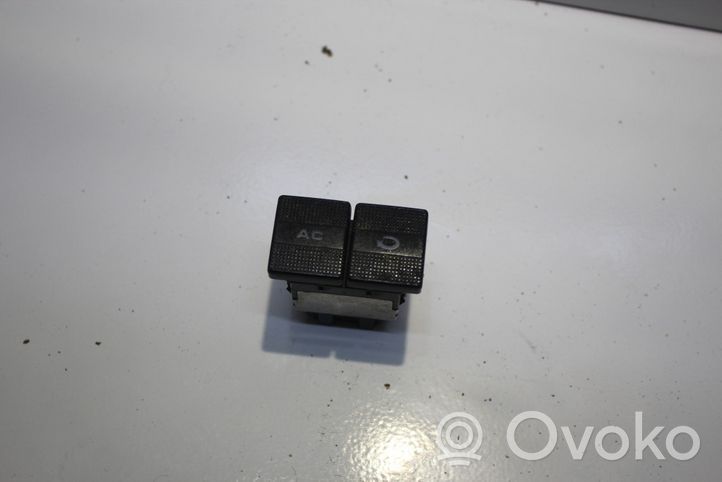 Volkswagen Golf III Interruptor del aire acondicionado (A/C) 1H0959543