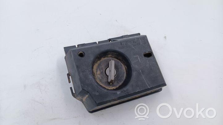 Audi 80 90 S2 B4 Porte ampoule de feu arrière 29632102