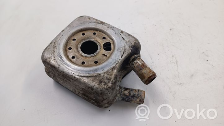 Audi A4 S4 B5 8D Supporto di montaggio del filtro dell’olio 