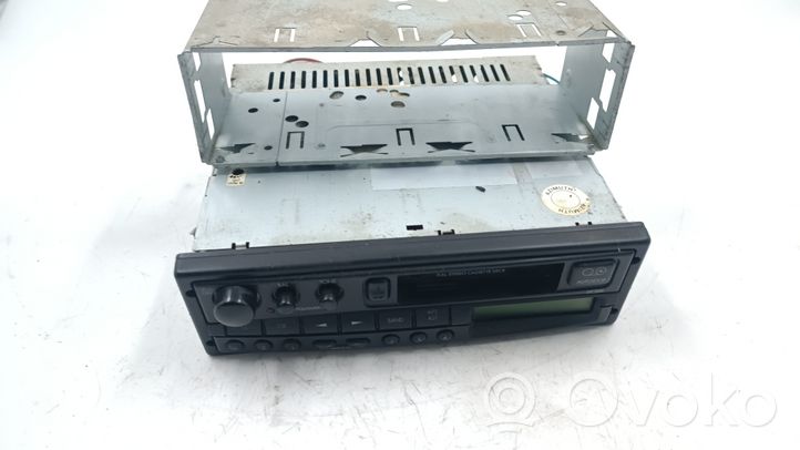 Subaru Legacy Unité principale radio / CD / DVD / GPS 69DC20682