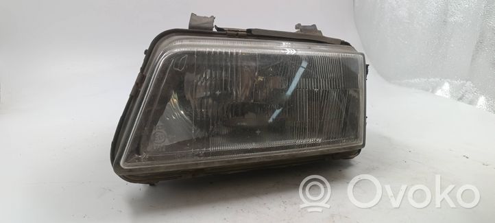 Audi A4 S4 B5 8D Lampa przednia 8D0941003E