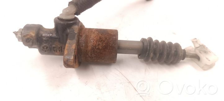 Volkswagen PASSAT B4 Główny cylinder sprzęgła 03330300381