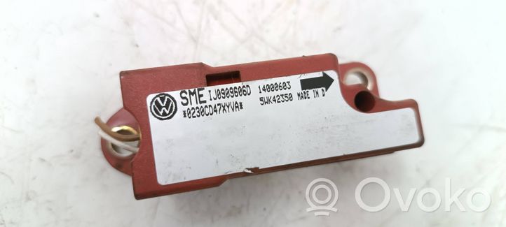 Volkswagen Bora Czujnik uderzenia Airbag 1J0909606D