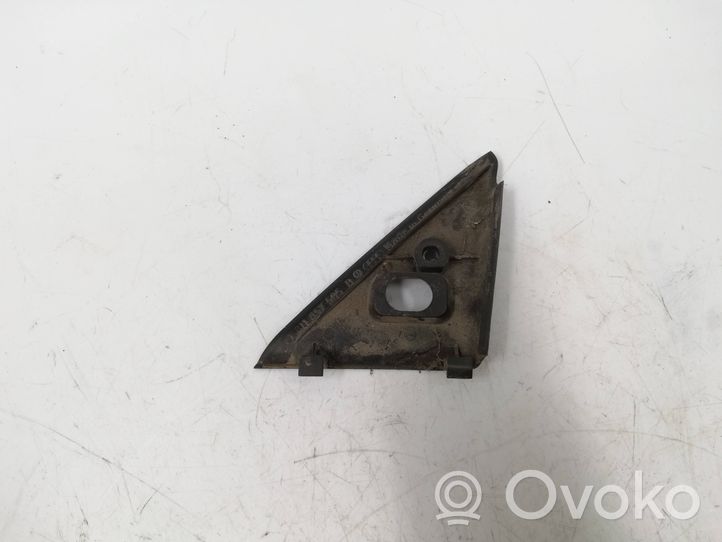 Audi 80 90 B2 Kita priekinių durų apdailos detalė 811857505B