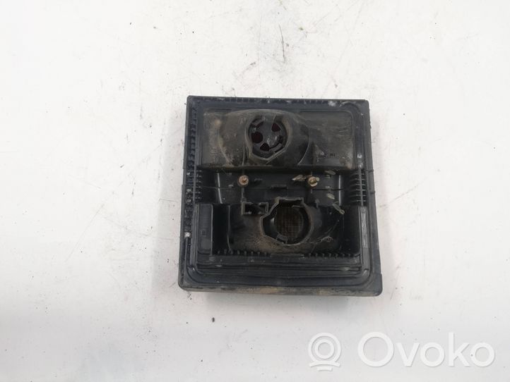 Audi 80 90 B2 Lampy tylnej klapy bagażnika 811945094