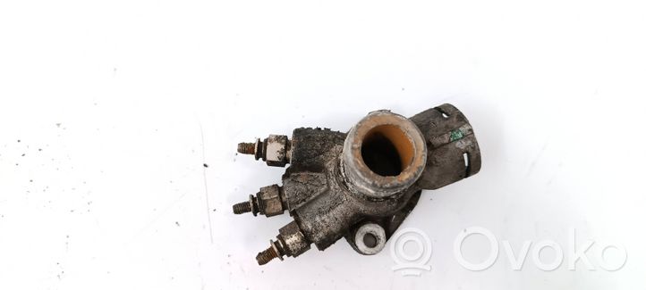 Volkswagen PASSAT B5 Tuyau de liquide de refroidissement moteur 028121145E