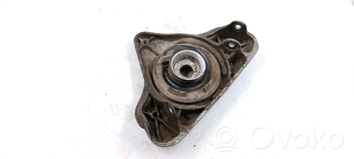 Audi A4 S4 B6 8E 8H Etuiskunvaimentimen kannake 8L0412389