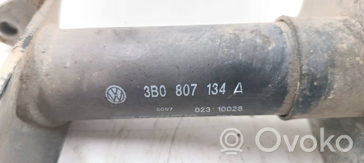 Volkswagen PASSAT B5 Uchwyt / Mocowanie zderzaka przedniego 3B0807134A