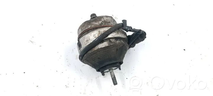 Audi A4 S4 B5 8D Supporto di montaggio del motore 8D0199382P