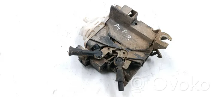 Audi A4 S4 B5 8D Serratura portiera anteriore 